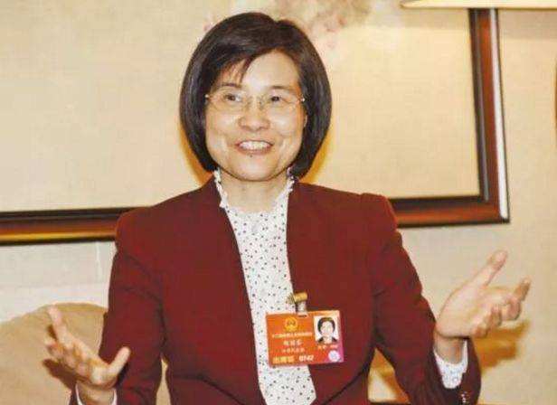 全國人大代表，江蘇陽光集團(tuán)黨委書記、江蘇陽光集團(tuán)股份公司董事長兼總經(jīng)理陳麗芬接受采訪